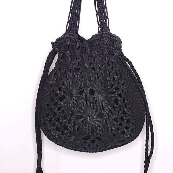 Vintage Black Interwoven Shoulder Bag Beautiful and Unique - Picture 4 of 6